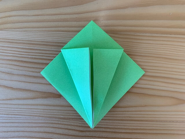 折り紙でいろんな虫を折ってみよう 8種類の折り方を解説 おりがみ部の記事一覧 おりがみ部 部活トップ バンダイによる 遊びと学びのココロ育むファミリーエンタメサイト