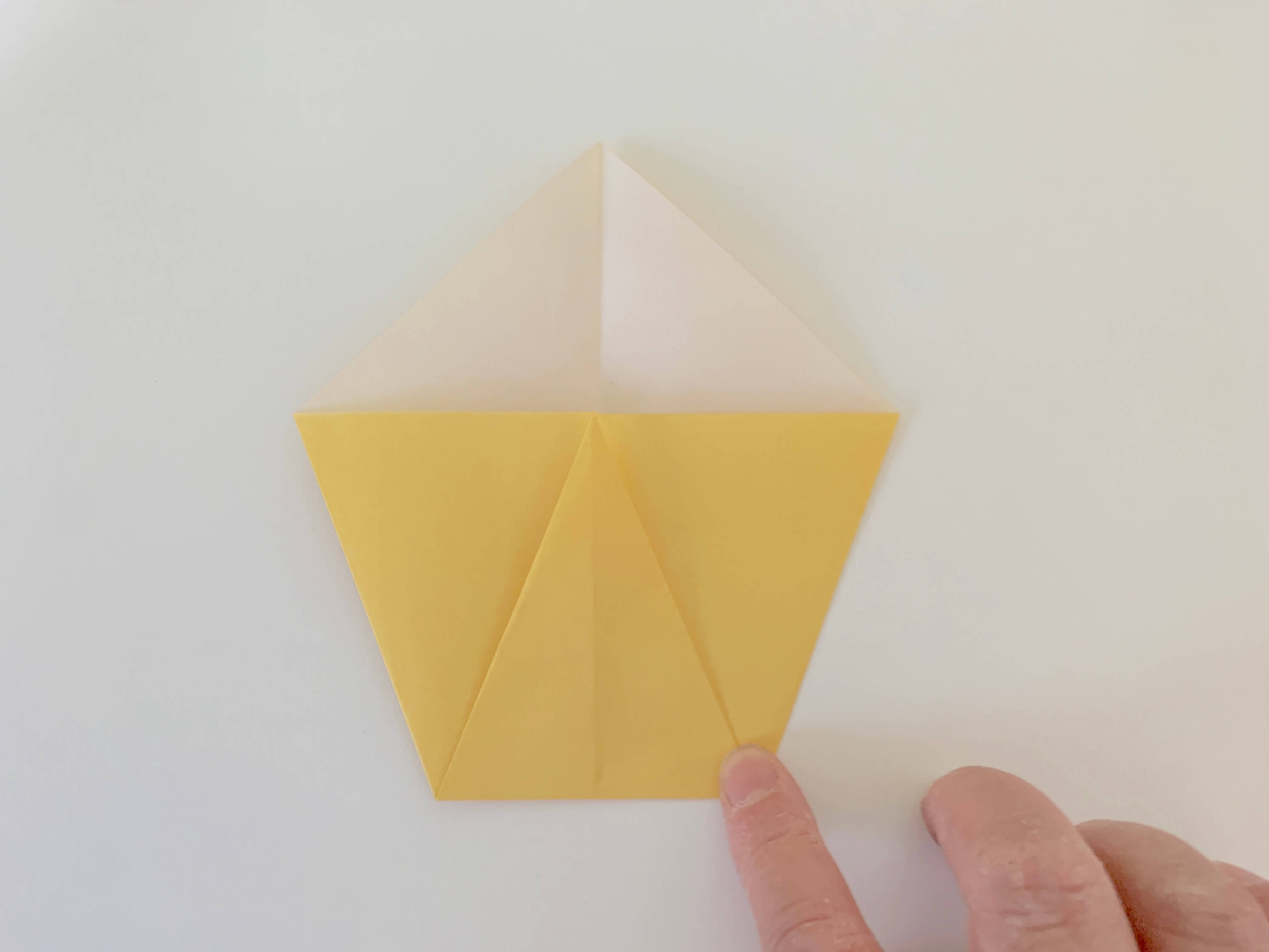 いちょうを折り紙で作ろう 個性的ないちょうが5種類登場 おりがみ部の記事一覧 おりがみ部 部活トップ バンダイによる 遊びと学びのココロ育むファミリーエンタメサイト