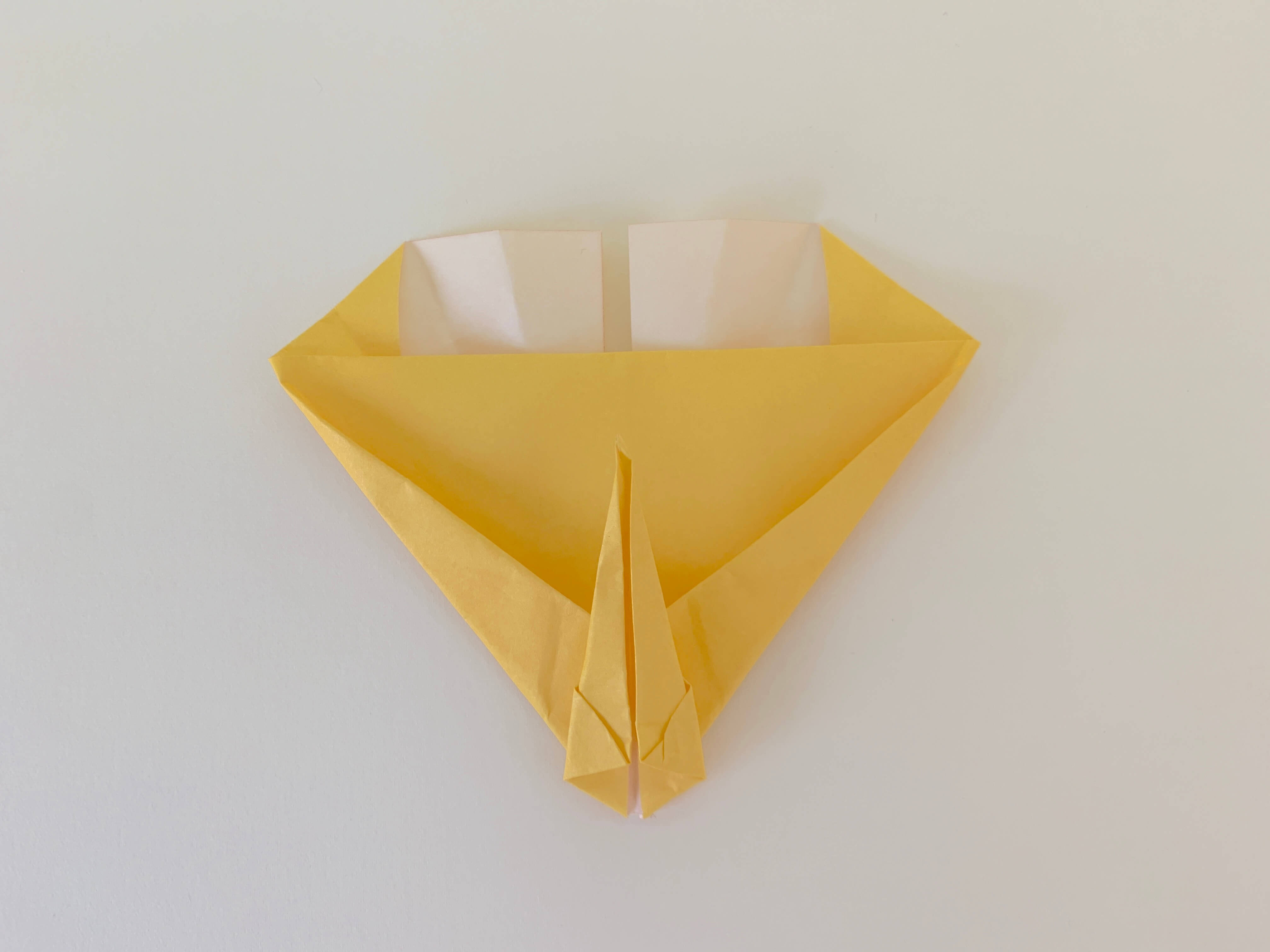 いちょうを折り紙で作ろう 個性的ないちょうが5種類登場 おりがみ部の記事一覧 おりがみ部 部活トップ バンダイによる 遊びと学びのココロ育むファミリーエンタメサイト