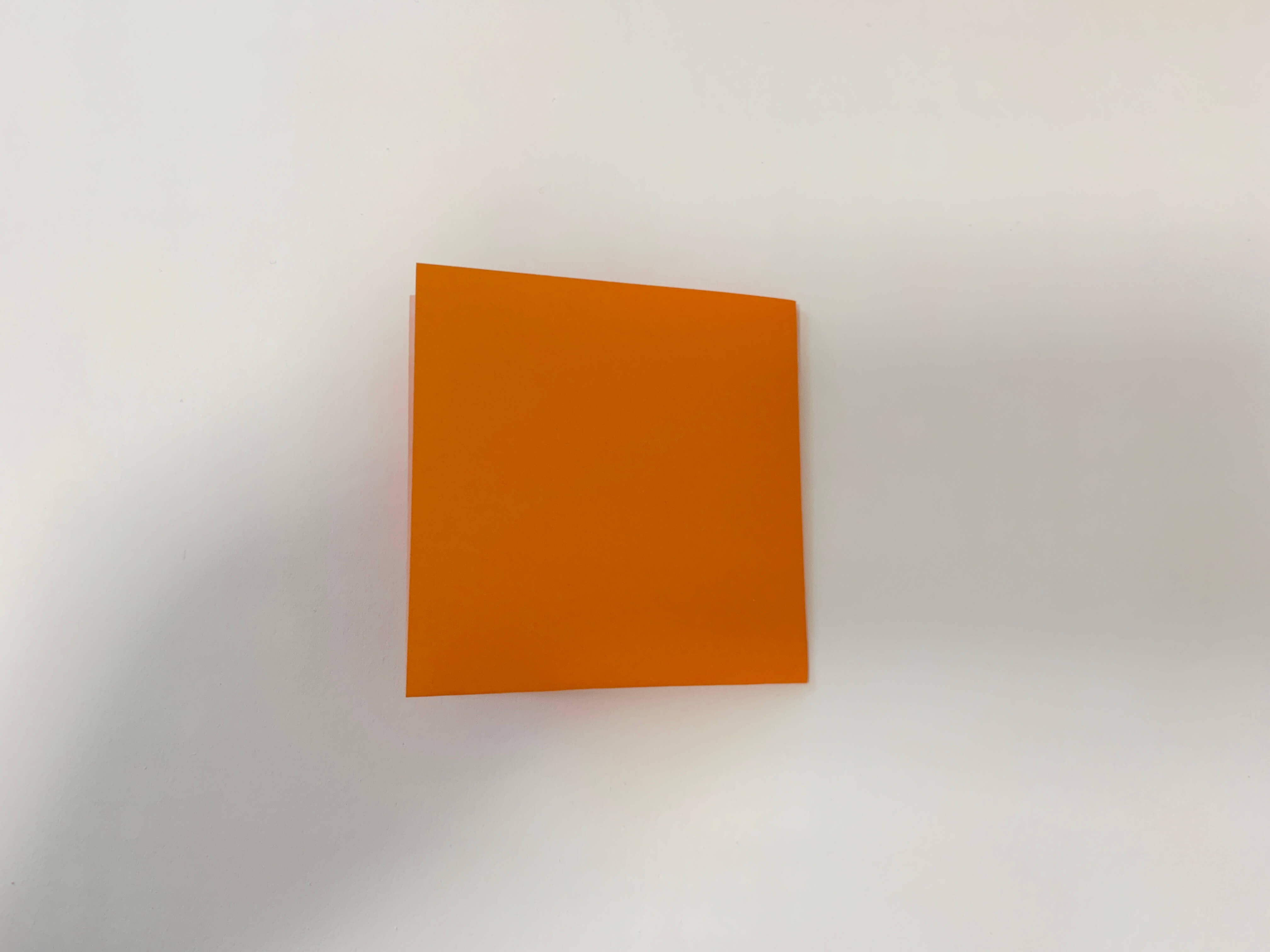 柿を折り紙で作ろう へたの部分が異なる折り方を4種類紹介 おりがみ部の記事一覧 おりがみ部 部活トップ バンダイによる 遊びと学びのココロ育むファミリーエンタメサイト 柿を折り紙で作ろう へたの部分が異なる折り方を4種類紹介 おりがみ部の記事一覧 おりがみ部 部活トップ バンダイによる 遊びと学びのココロ育むファミリーエンタメサイト