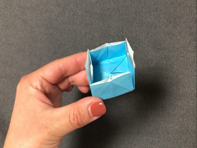 折り紙でランドセルを折ってみよう 3通りの折り方をご紹介 おりがみ部の記事一覧 おりがみ部 部活トップ バンダイによる 遊びと学びのココロ育むファミリーエンタメサイト