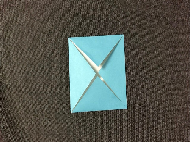 折り紙でランドセルを折ってみよう 3通りの折り方をご紹介 おりがみ部の記事一覧 おりがみ部 部活トップ バンダイによる 遊びと学びのココロ育むファミリーエンタメサイト