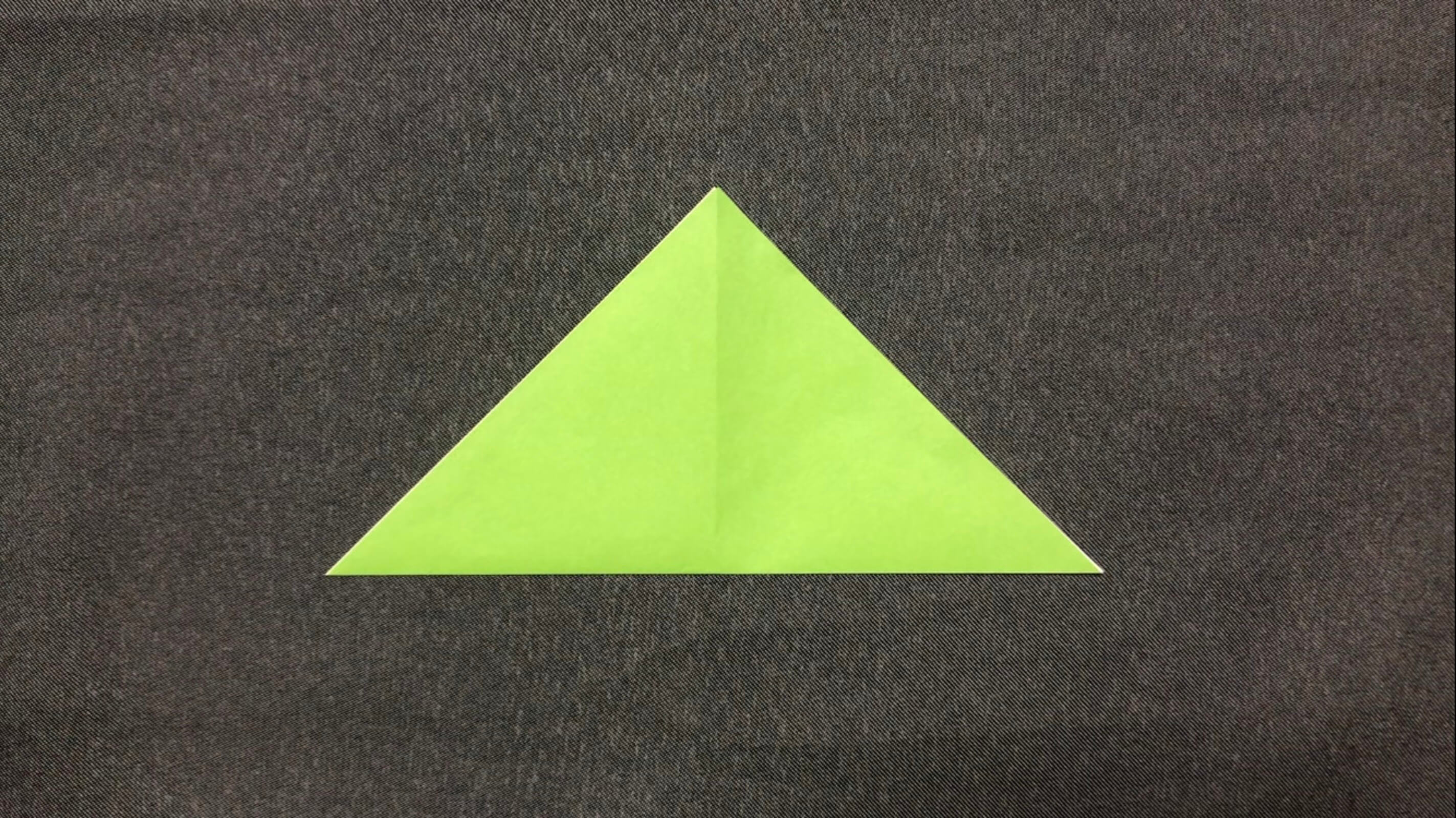 折り紙でひよこを作ろう かわいいひよこの折り方を5種紹介 おりがみ部の記事一覧 おりがみ部 部活トップ バンダイによる 遊びと学びのココロ育むファミリーエンタメサイト 折り紙でひよこを作ろう かわいいひよこの折り方を5種紹介 おりがみ部の記事一覧 おりがみ部 部活トップ バンダイによる 遊びと学びのココロ育むファミリーエンタメサイト