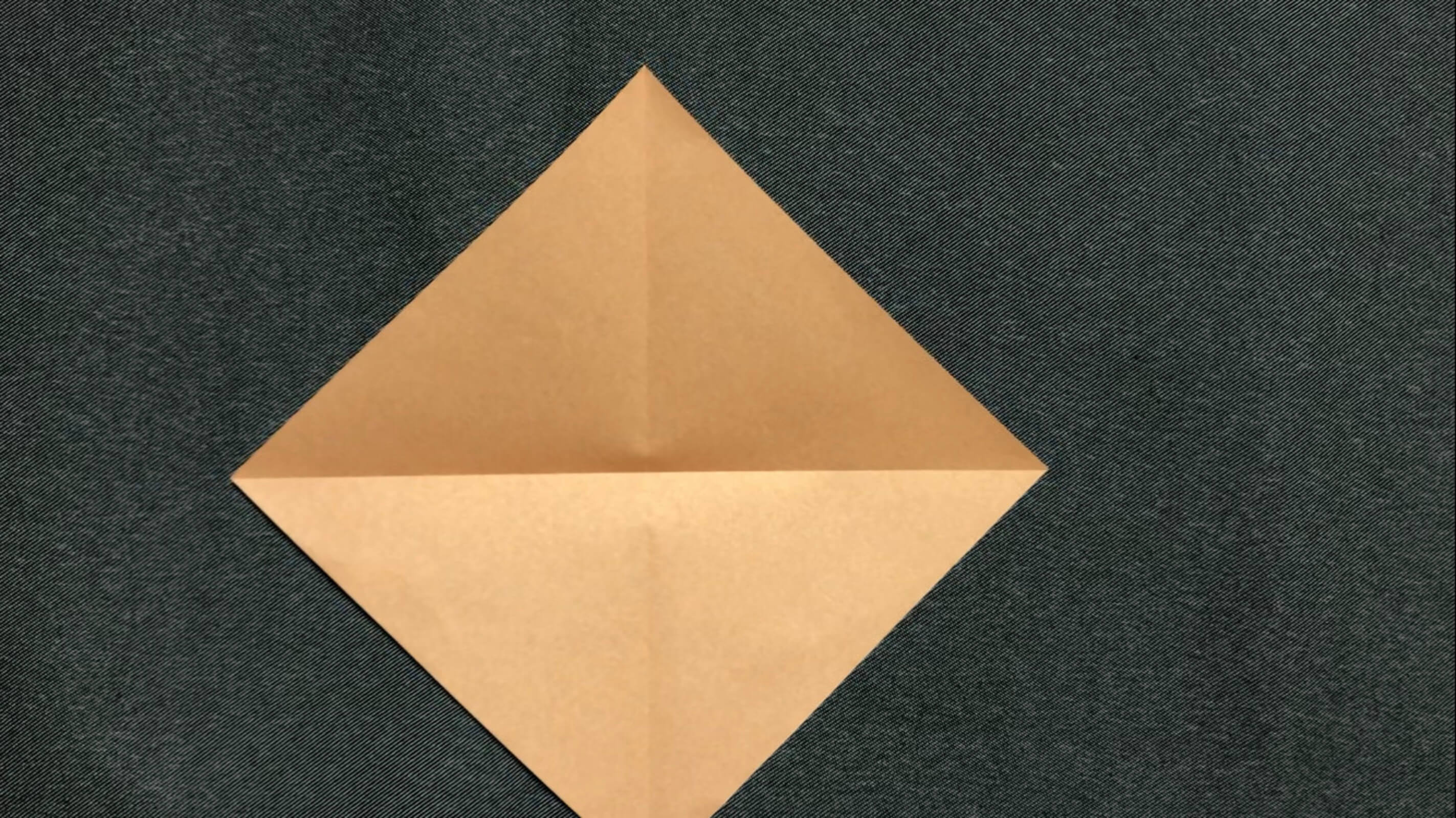 折り紙でアイスを折ろう 夏にぴったりなアイスの折り方を紹介 おりがみ部の記事一覧 おりがみ部 部活トップ バンダイによる 遊びと学びのココロ育むファミリーエンタメサイト