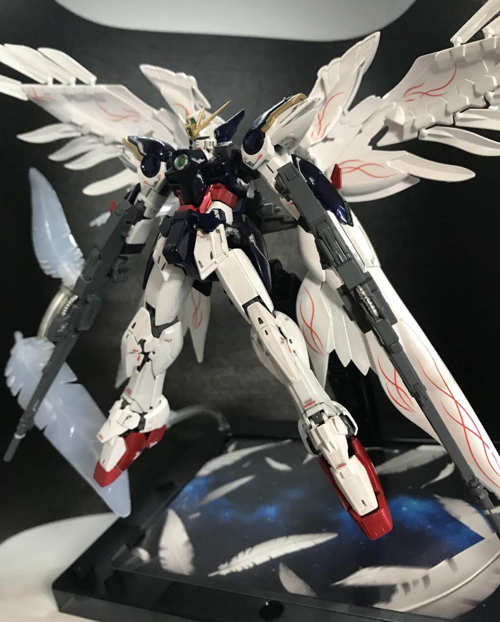 RG ウイングガンダムEW全塗装完成品！水転写デカール貼り付け